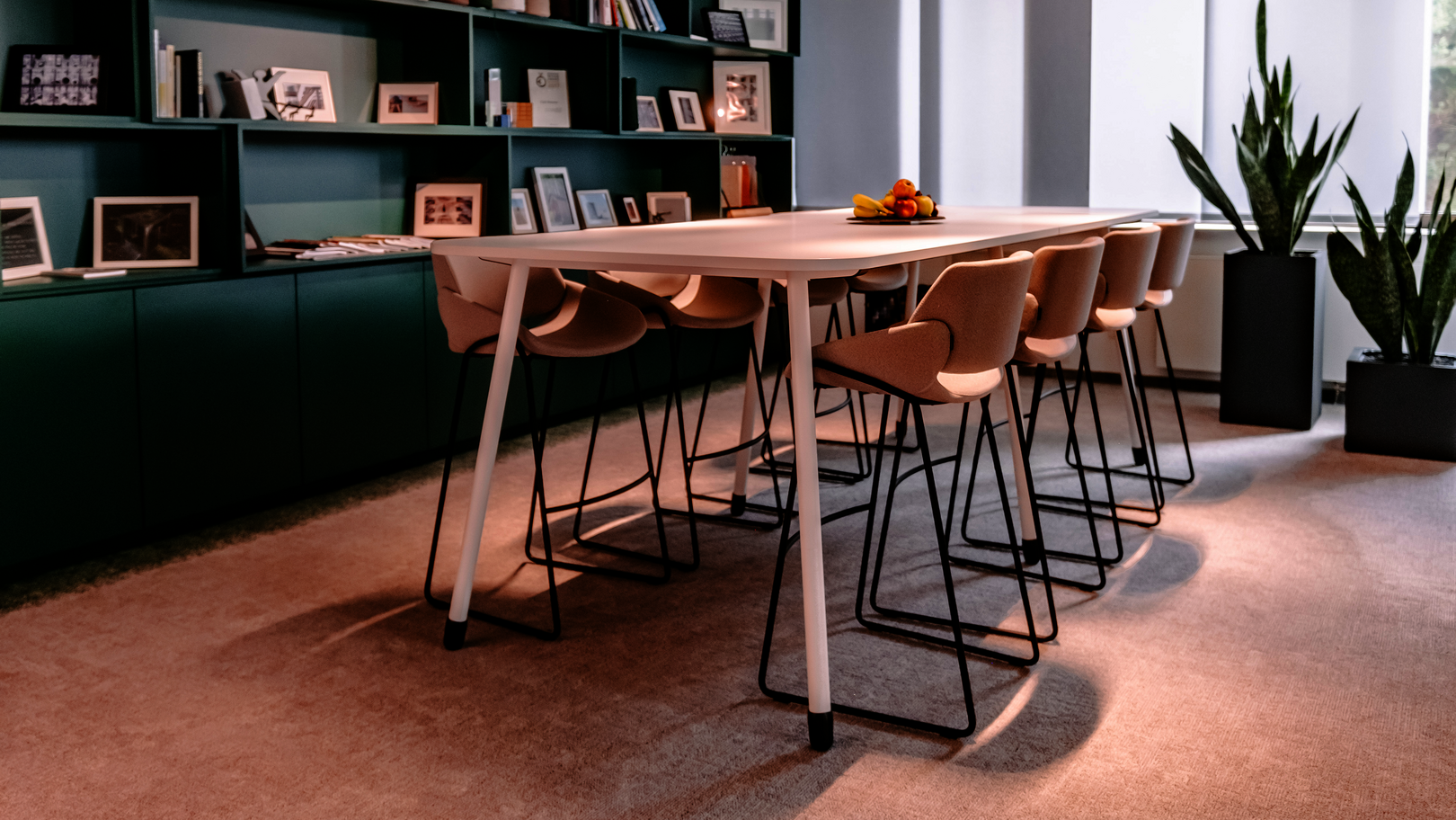 WINEA TEAMS Sitztisch EGE Bielefeld Referenz