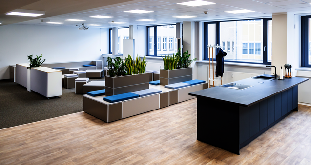 Loungebereich mit WINEA ELEMENTS und WINEA MAXX Stauraum