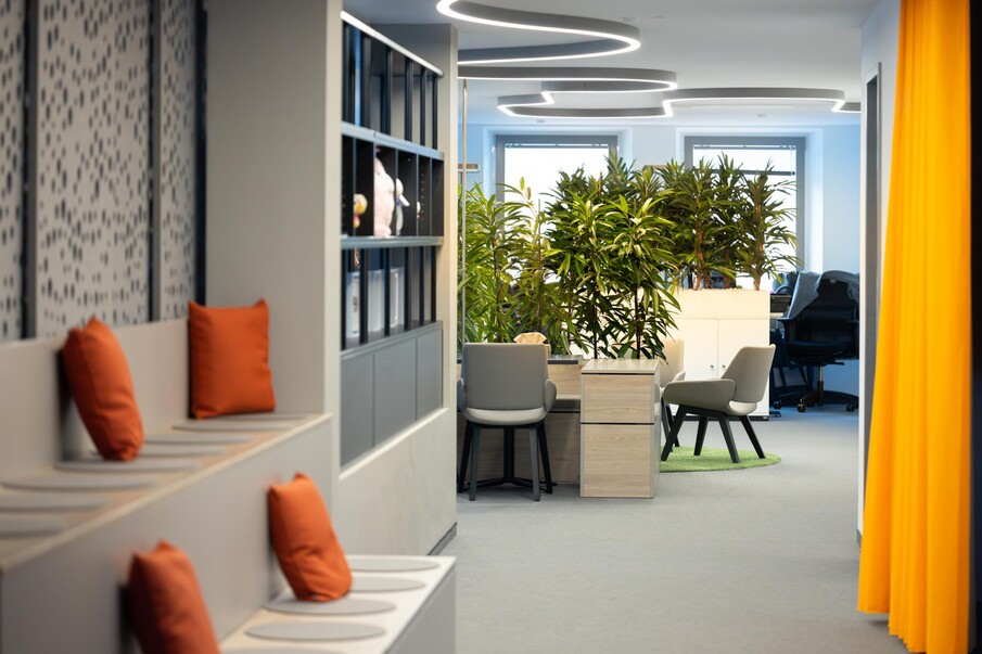 WINEA ELEMENTS with bench and WINEA ELEMENTS with plant attachment