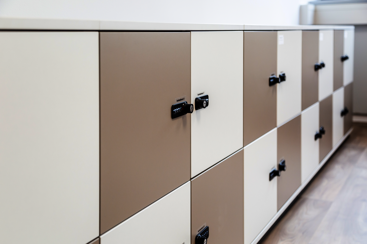 WINEA MAXX LOCKER in 2-Farben Optik mit Zahlenschloss