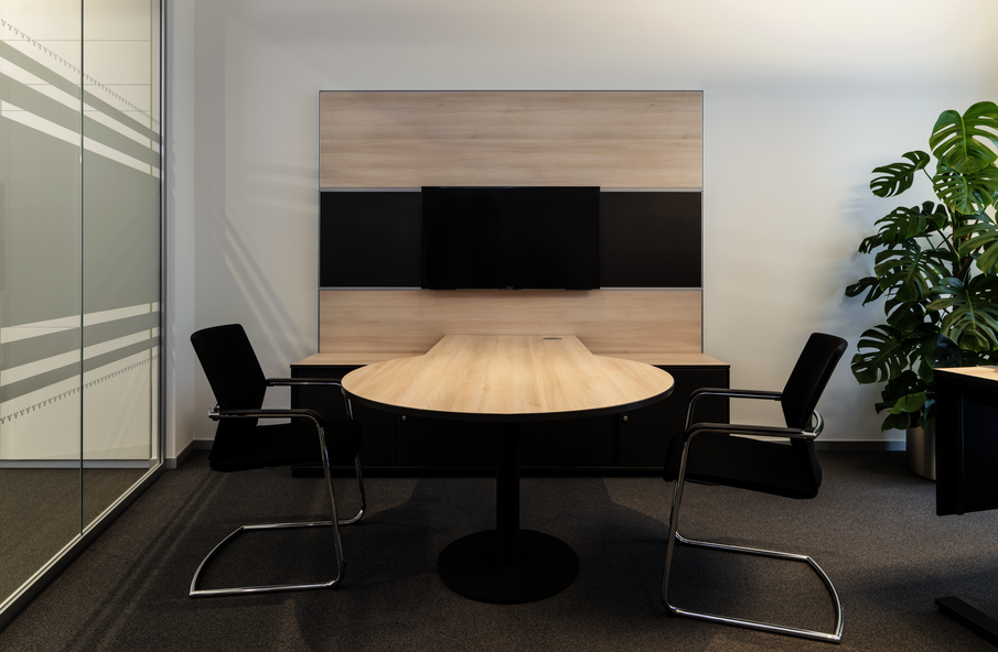 WINI Referenz VR Bank Nord, Flensburg – Beraterarbeitsplatz mit BESPRECHUNGSTISCH