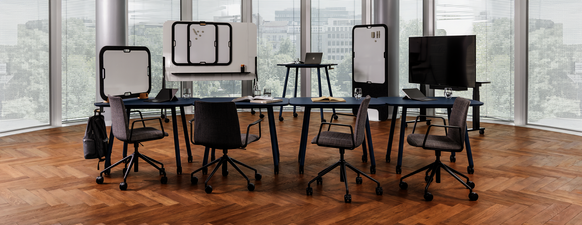 Projektarbeit: WINEA TEAMS mobile Tische mit WINEA FLEX UP Whiteboards