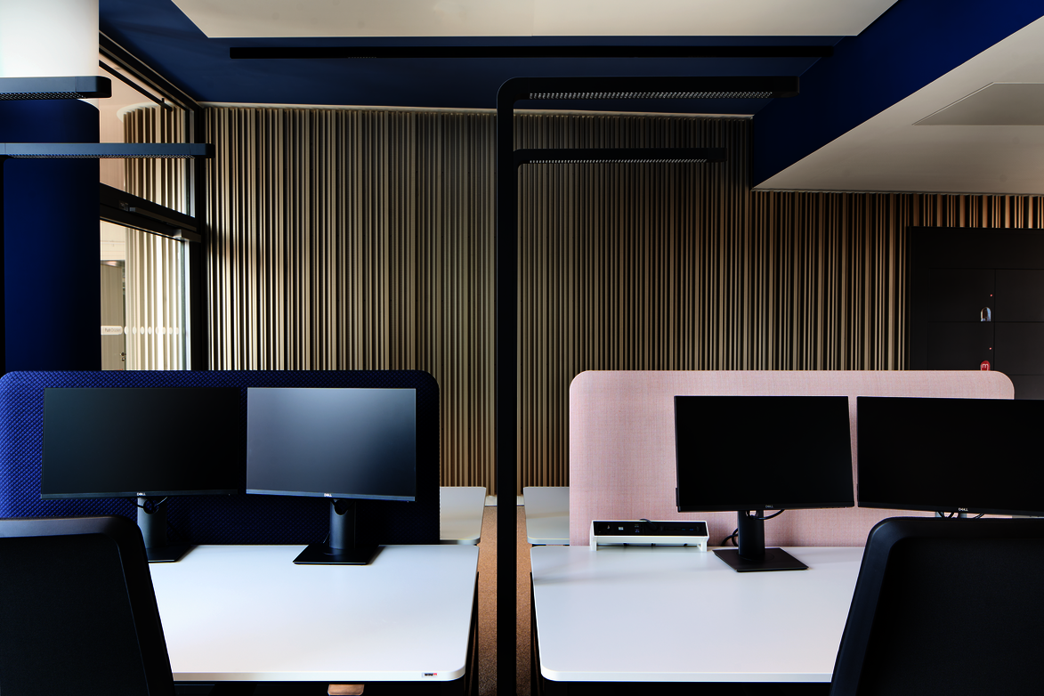 WINEA PRO Steh-Sitz-Tisch WINI Referenz Beiersdorf