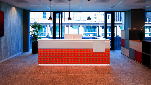 Empfangsbereich, Frasers Property