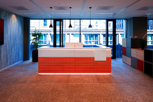 Empfangsbereich, Frasers Property