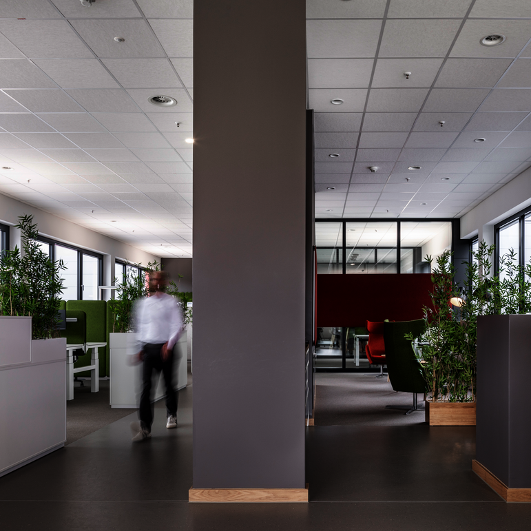 WINI Referenz Apetito, Rheine – Gangzone mit WINEA ELEMENTS Pflanzaufsatz