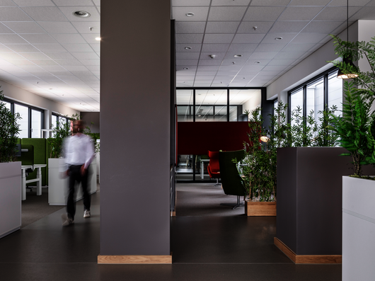 WINI Referenz Apetito, Rheine – Gangzone mit WINEA ELEMENTS Pflanzaufsatz